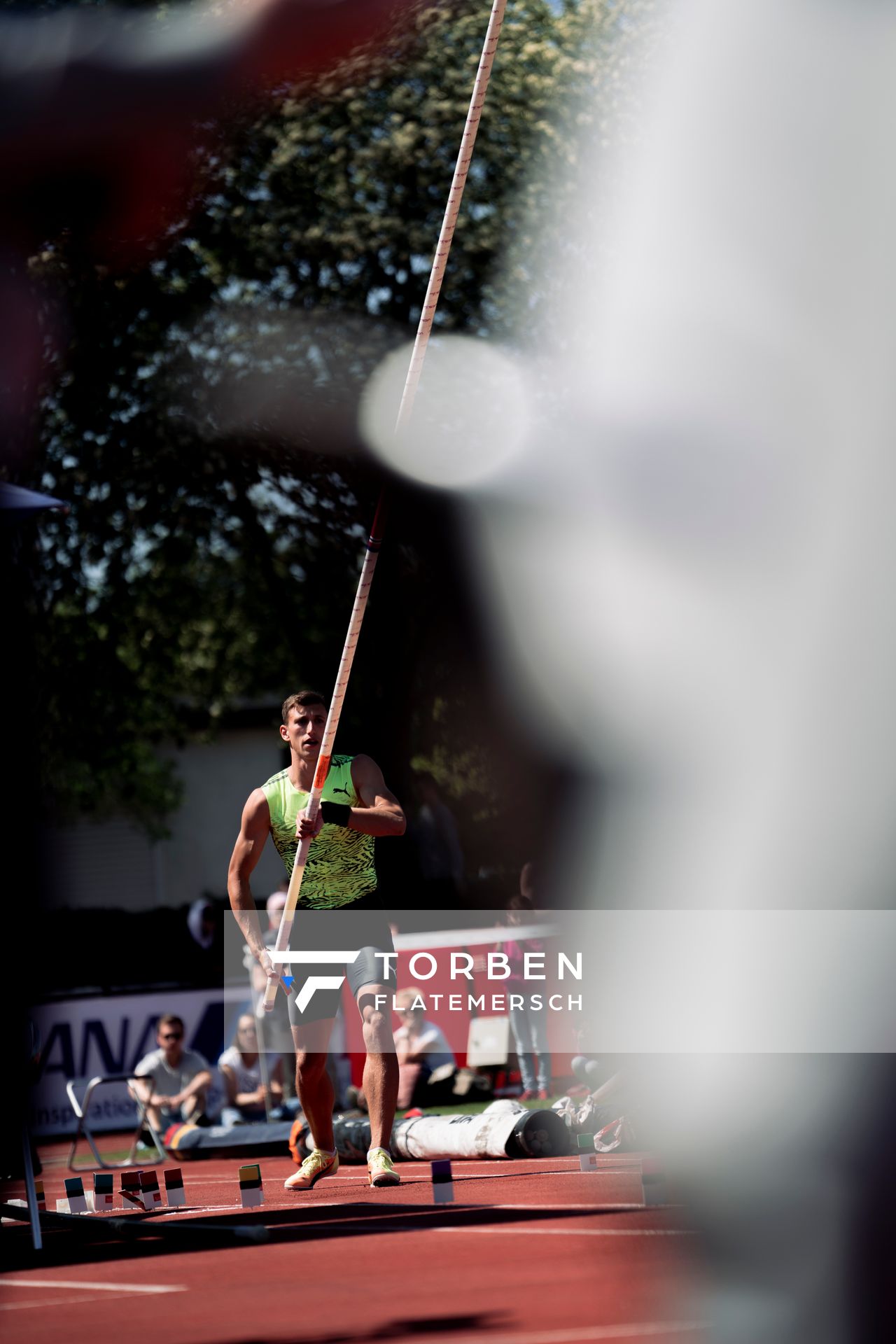 Simon Ehammer (SUI) beim Stabhochsprung am 08.05.2022 beim Stadtwerke Ratingen Mehrkampf-Meeting 2022 in Ratingen